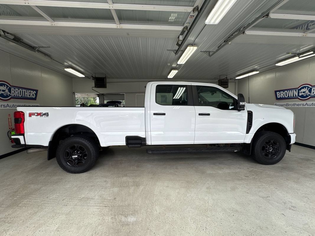 Used 2023 Ford F250 XL w/ STX Appearance Package AWD/4WD image 7