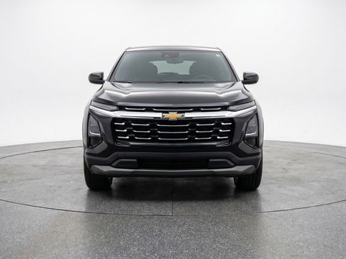 Used 2025 Chevrolet Equinox LT FWD image 2