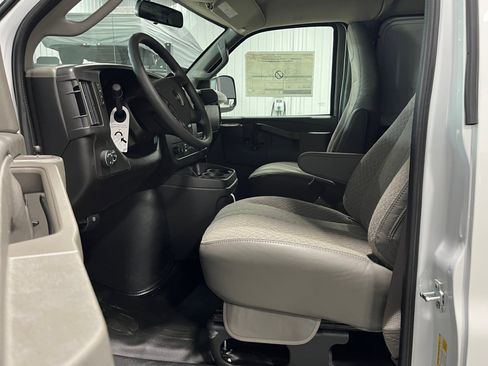 New 2025 GMC Savana 3500 w/ Driver Convenience Package image 12