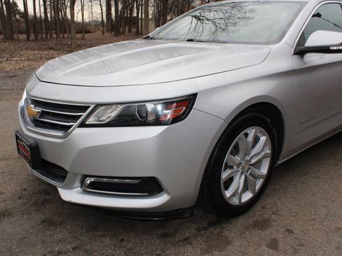 Used 2019 Chevrolet Impala LT FWD image 28