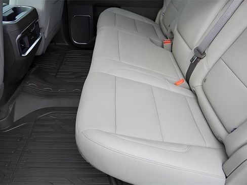 New 2026 GMC Sierra 1500 SLT image 32