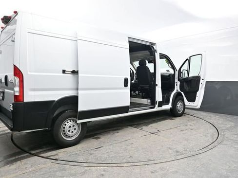 Used 2025 RAM ProMaster 2500 w/ Convenience Group image 37