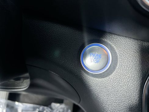 Used 2020 Hyundai Santa Fe SEL w/ Convenience Package image 21