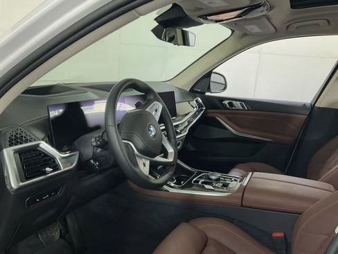 Certified 2024 BMW X7 xDrive40i image 23