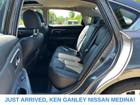 Used 2016 Nissan Altima 2.5 SL w/ Moonroof Package FWD image 16