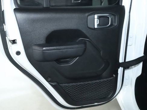 Used 2024 Jeep Wrangler Sport S image 13