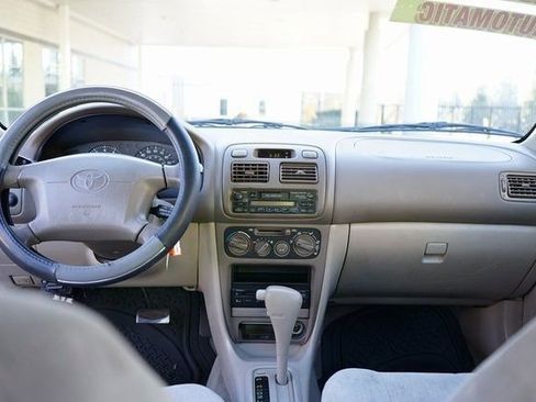 Used 2000 Toyota Corolla CE image 7