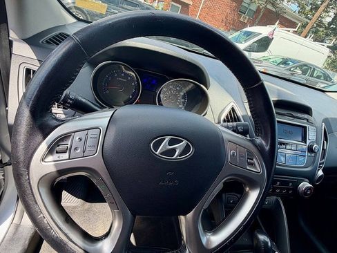 Used 2011 Hyundai Tucson GLS AWD/4WD image 13