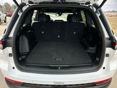 Used 2022 Jeep Grand Cherokee Altitude image 22