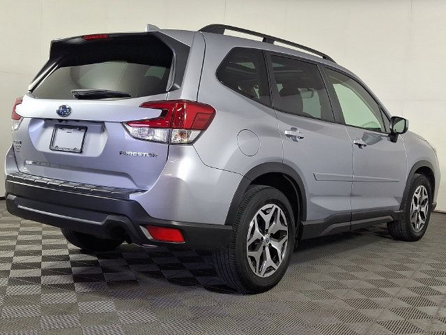 Used 2021 Subaru Forester Premium AWD/4WD image 9