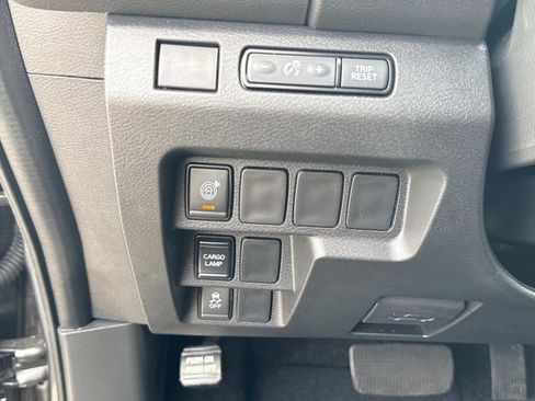 Used 2025 Nissan Frontier SV w/ Tow Package image 27