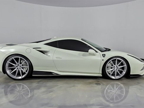 Used 2021 Ferrari F8 Tributo RWD image 13