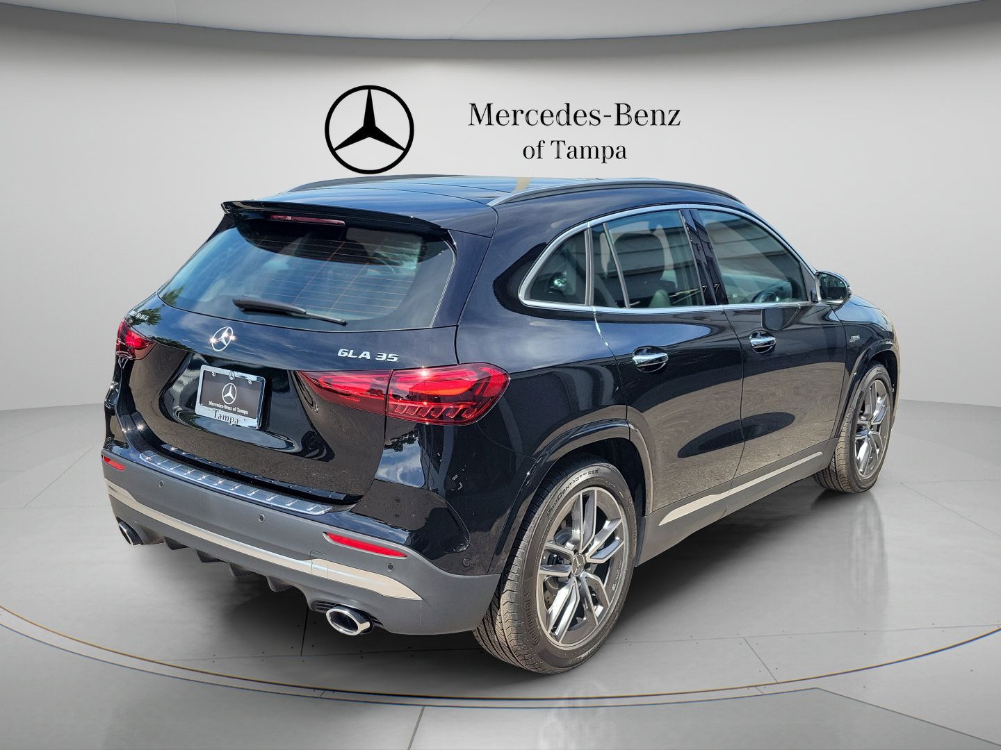 New 2026 Mercedes-Benz GLA 35 AMG 4MATIC image 3
