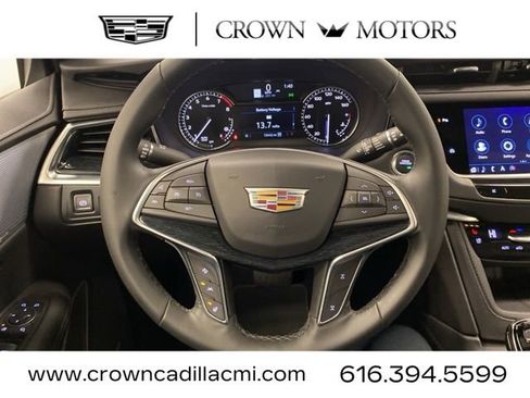 Certified 2025 Cadillac XT5 Premium Luxury image 16