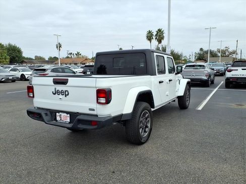 Used 2023 Jeep Gladiator Overland image 5