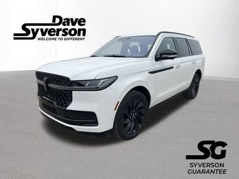 Used 2025 Lincoln Navigator Reserve w/ Jet Appearance Package image 1