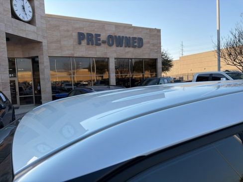 Used 2023 Toyota Highlander LE image 7