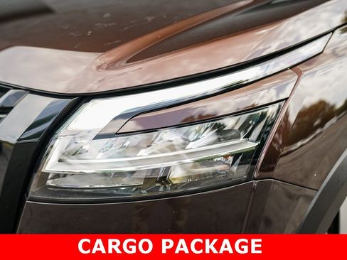 Used 2022 Nissan Pathfinder SL w/ SL Black Package image 3