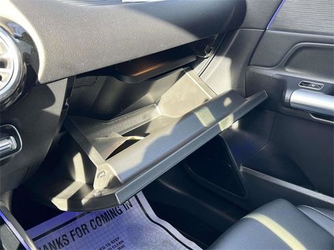 Used 2025 Mercedes-Benz GLA 250 4MATIC image 32