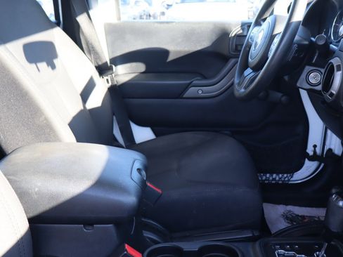 Used 2016 Jeep Wrangler Unlimited Sport image 12