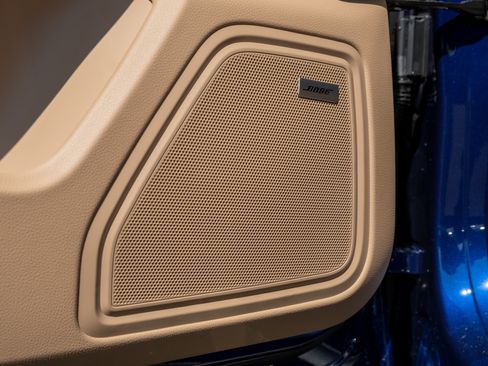 Certified 2026 Porsche Macan image 16