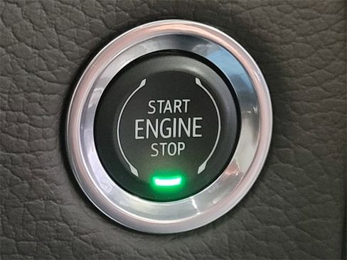 Used 2021 GMC Yukon Denali w/ Denali Premium Package image 35