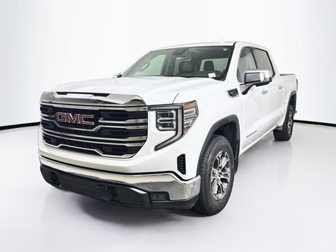 Used 2025 GMC Sierra 1500 SLT RWD image 3
