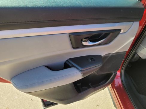 Used 2020 Honda CR-V LX image 14