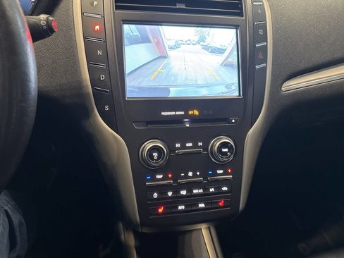 Used 2017 Lincoln MKC Premiere FWD image 21