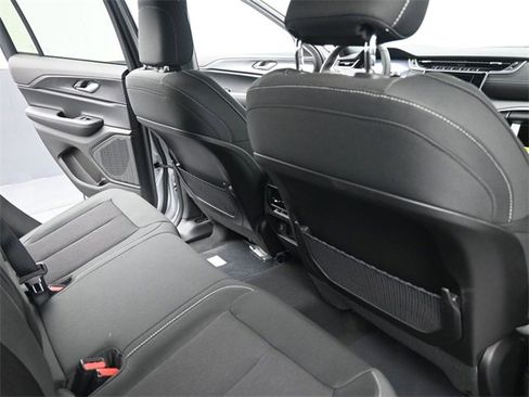 New 2025 Jeep Grand Cherokee Laredo X w/ Luxury Tech Group I image 19