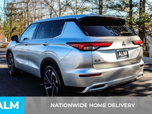Used 2024 Mitsubishi Outlander SE image 5