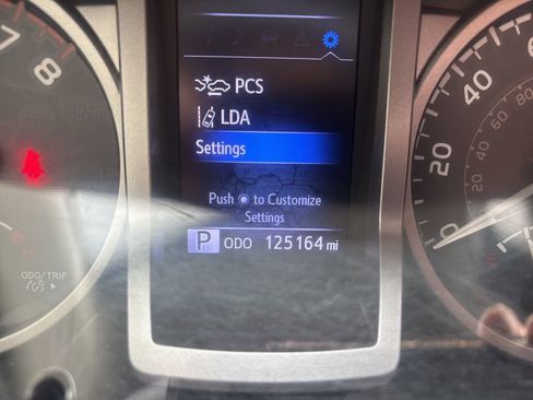 Used 2018 Toyota Tacoma SR5 image 15