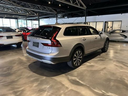 Used 2025 Volvo V90 B6 Cross Country Plus w/ Protection Package Premier AWD/4WD image 5