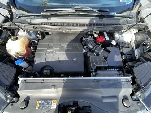 Used 2017 Ford Edge SEL image 20