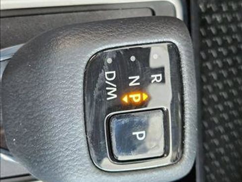 Used 2022 Nissan Pathfinder SV image 13