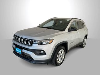 Used 2025 Jeep Compass Latitude AWD/4WD video 1