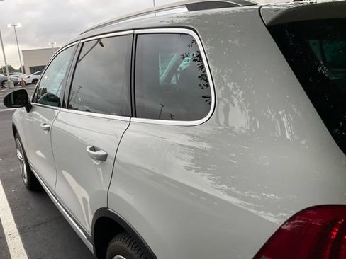 Used 2016 Volkswagen Touareg Executive AWD/4WD image 9