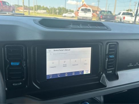Used 2023 Ford Bronco Black Diamond AWD/4WD image 43