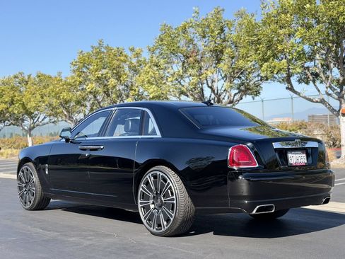 Used 2014 Rolls-Royce Ghost RWD image 5