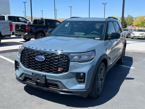 Used 2025 Ford Explorer ST w/ Sun And Sound Package AWD/4WD image 2