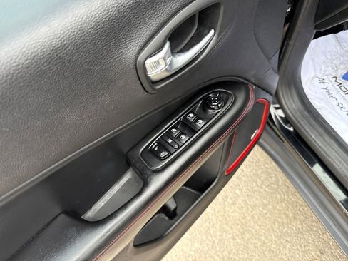 Used 2018 Jeep Compass Trailhawk image 11