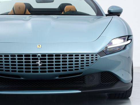 Certified 2025 Ferrari Roma Spider RWD image 15