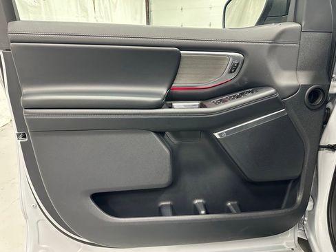 Used 2025 Ford Expedition Max Platinum AWD/4WD image 8