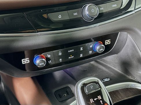 Used 2018 Buick Enclave Avenir w/ Avenir Technology Package image 24