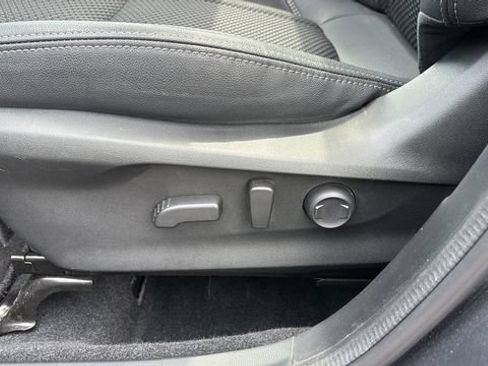 Used 2023 Subaru Forester Premium AWD/4WD image 19