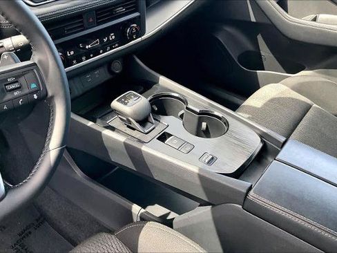 Certified 2026 Nissan Rogue SV FWD image 16