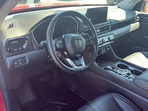 Used 2025 Honda Pilot Elite image 15