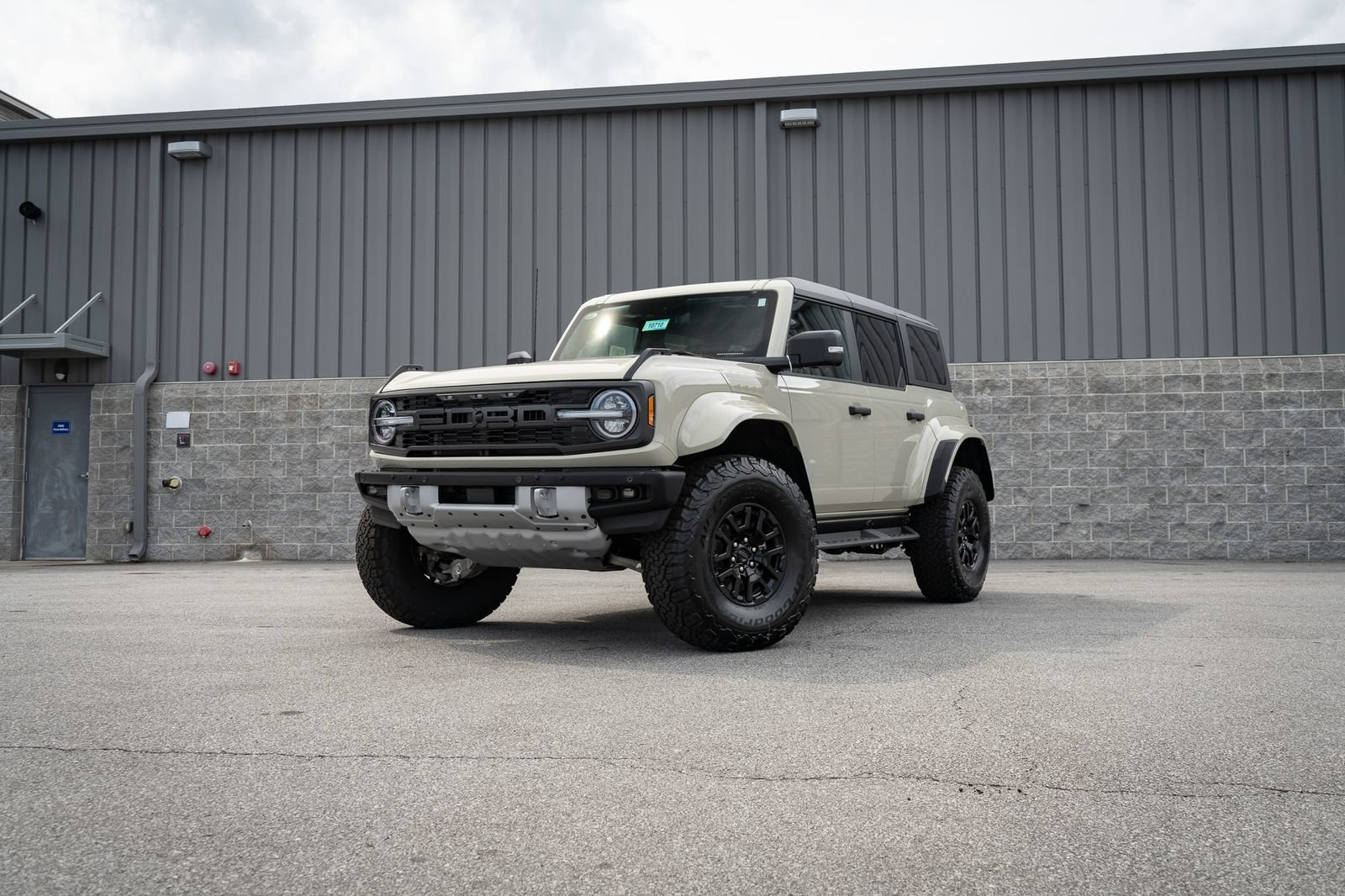 New 2026 Ford Bronco Raptor w/ Interior Carbon Fiber Pack AWD/4WD image 1