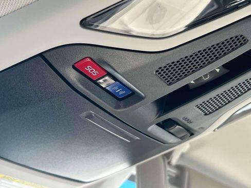 Certified 2022 Subaru Outback Limited image 25