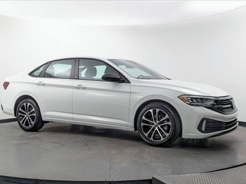 Used 2024 Volkswagen Jetta Sport FWD image 11